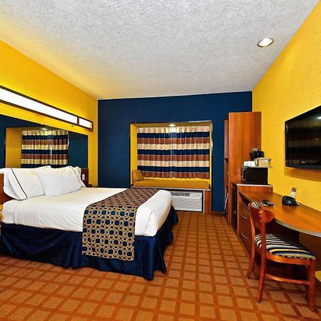 Microtel Inn & Suites By Wyndham New Braunfels I-35 Eksteriør bilde