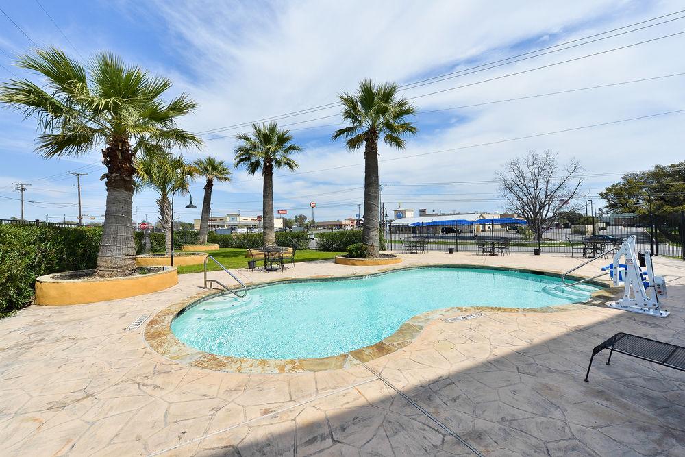 Microtel Inn & Suites By Wyndham New Braunfels I-35 Eksteriør bilde