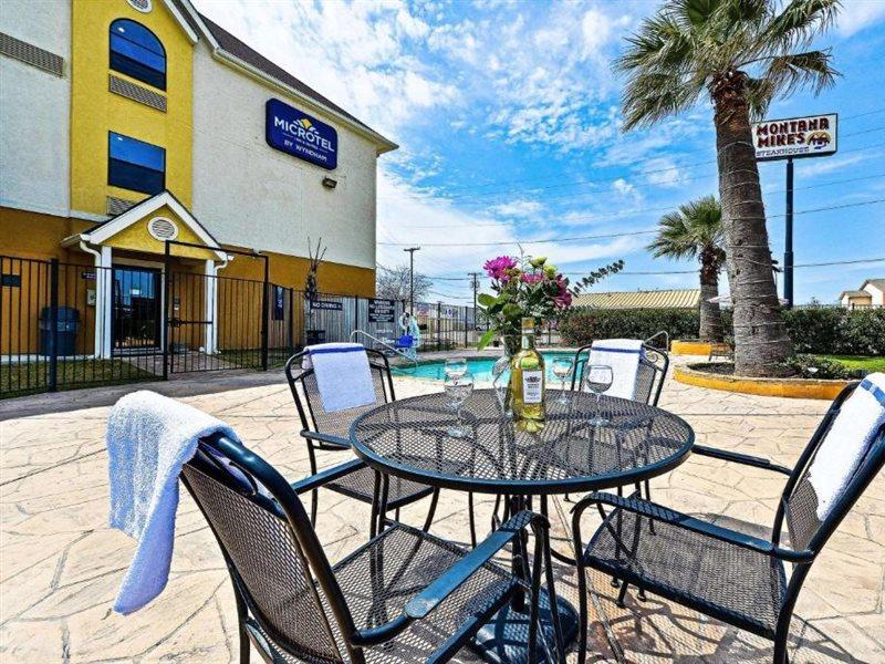 Microtel Inn & Suites By Wyndham New Braunfels I-35 Eksteriør bilde