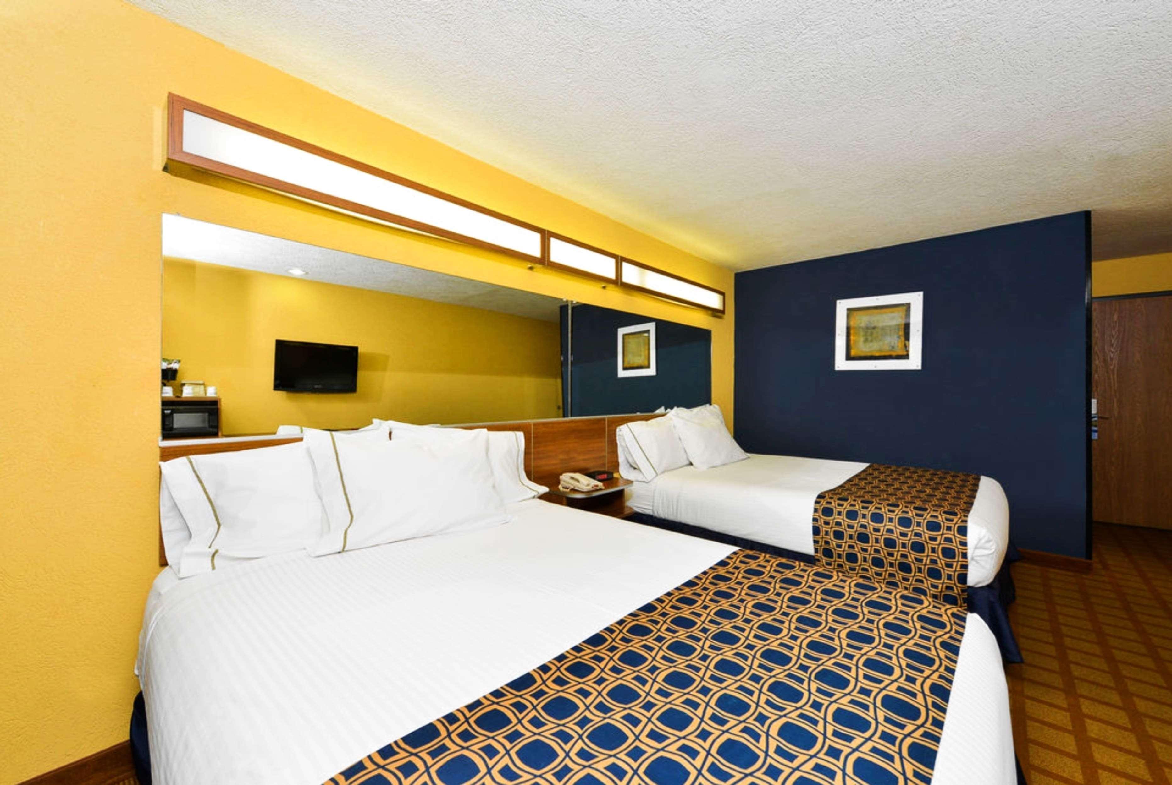 Microtel Inn & Suites By Wyndham New Braunfels I-35 Eksteriør bilde