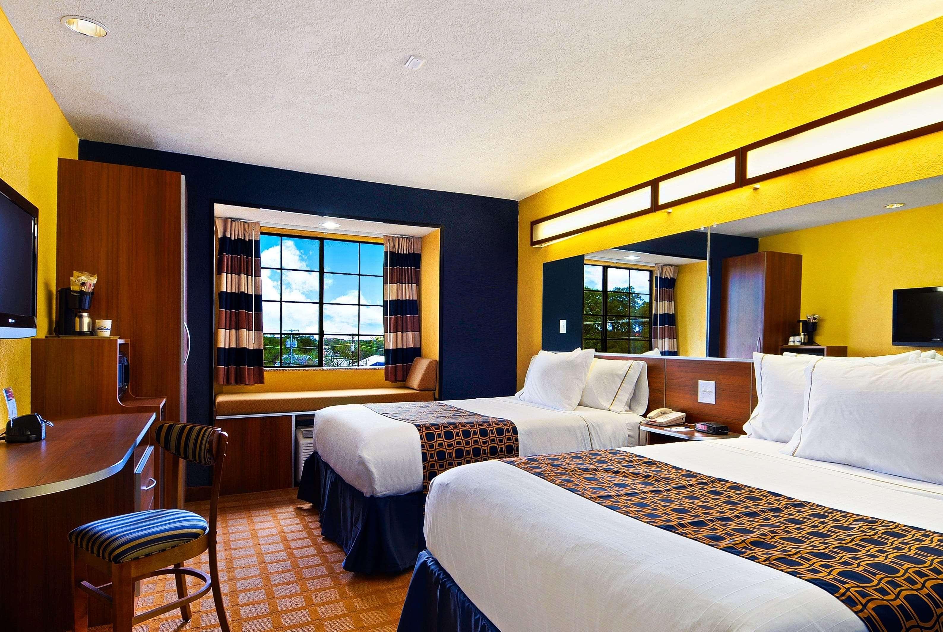 Microtel Inn & Suites By Wyndham New Braunfels I-35 Eksteriør bilde