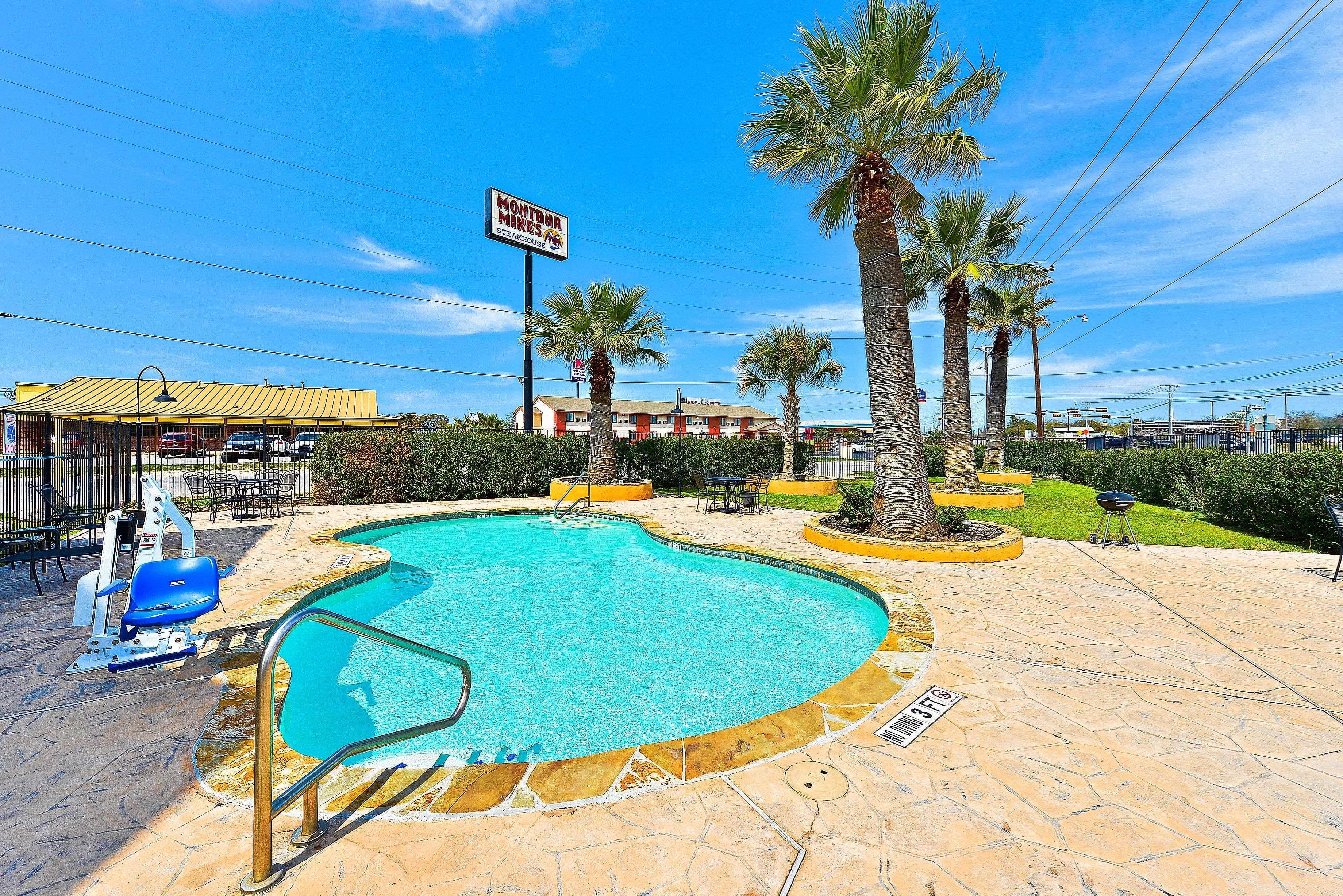 Microtel Inn & Suites By Wyndham New Braunfels I-35 Eksteriør bilde