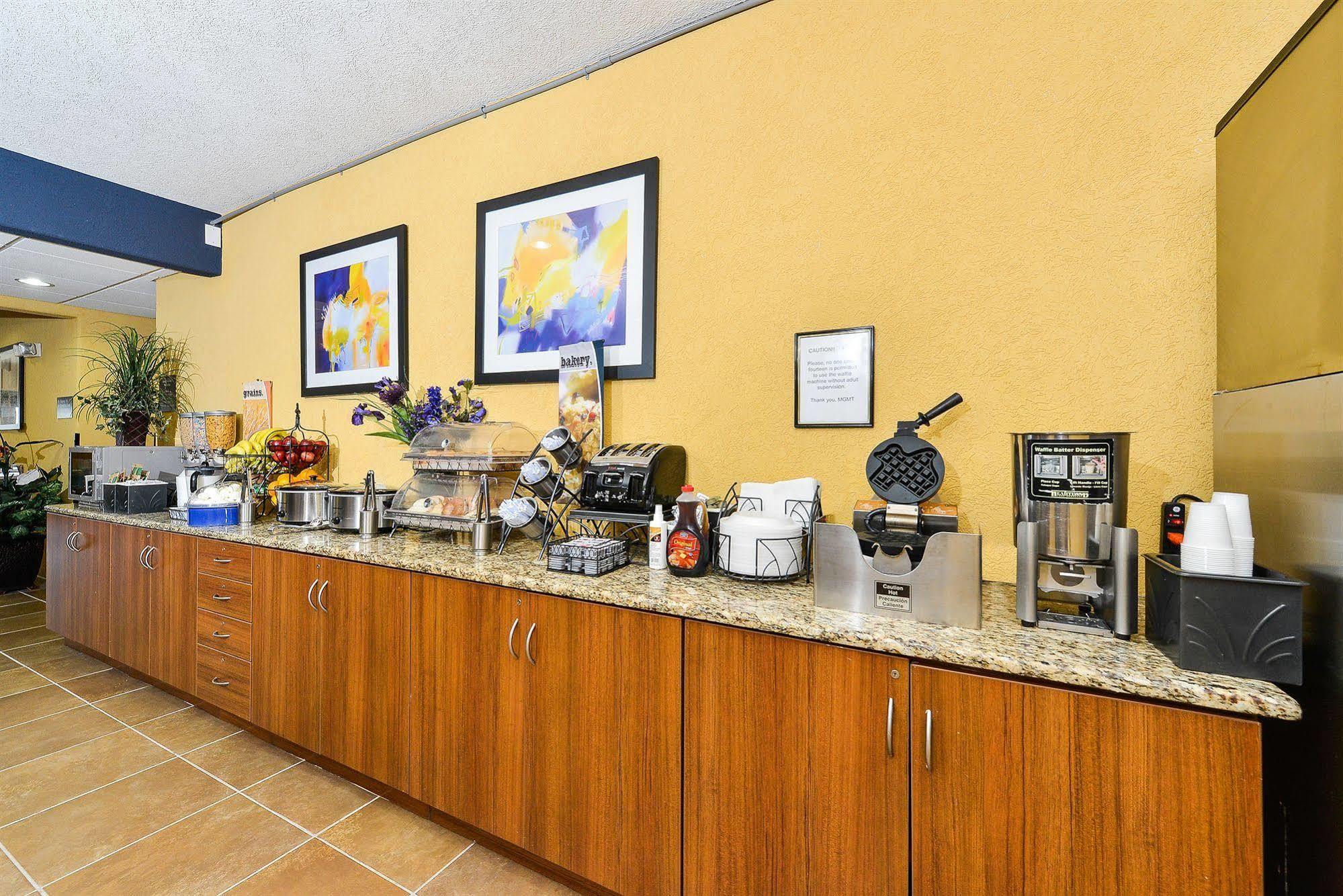 Microtel Inn & Suites By Wyndham New Braunfels I-35 Eksteriør bilde